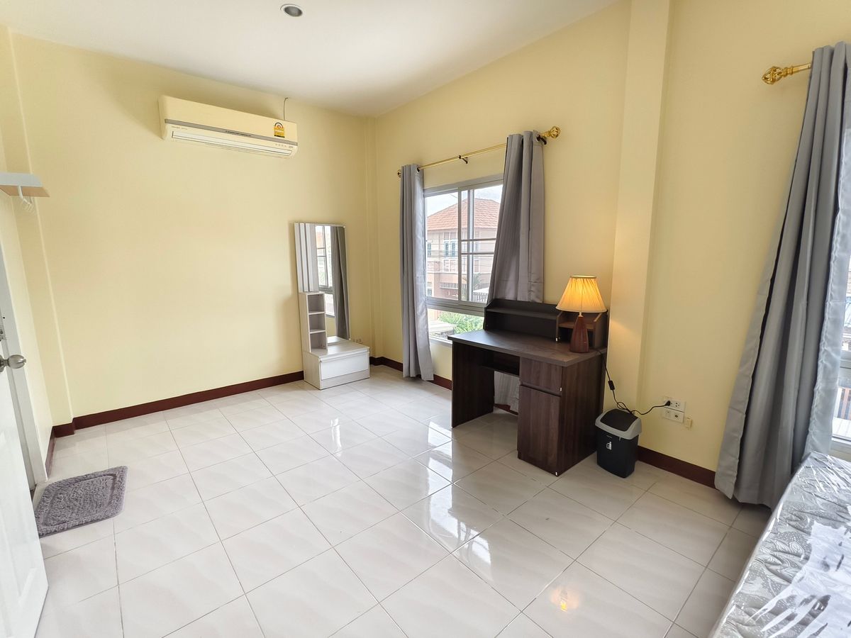 For RentHouseSamut Prakan,Samrong : North 36 Sq. 3 bedrooms, 2 bathrooms, 2 -story house, Panthiya Praeksa