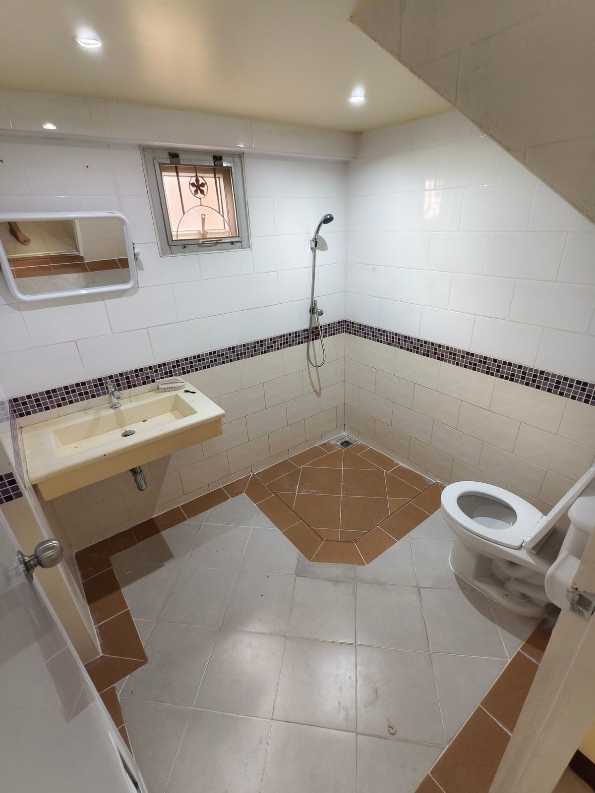 For RentHouseSamut Prakan,Samrong : North 36 Sq. 3 bedrooms, 2 bathrooms, 2 -story house, Panthiya Praeksa