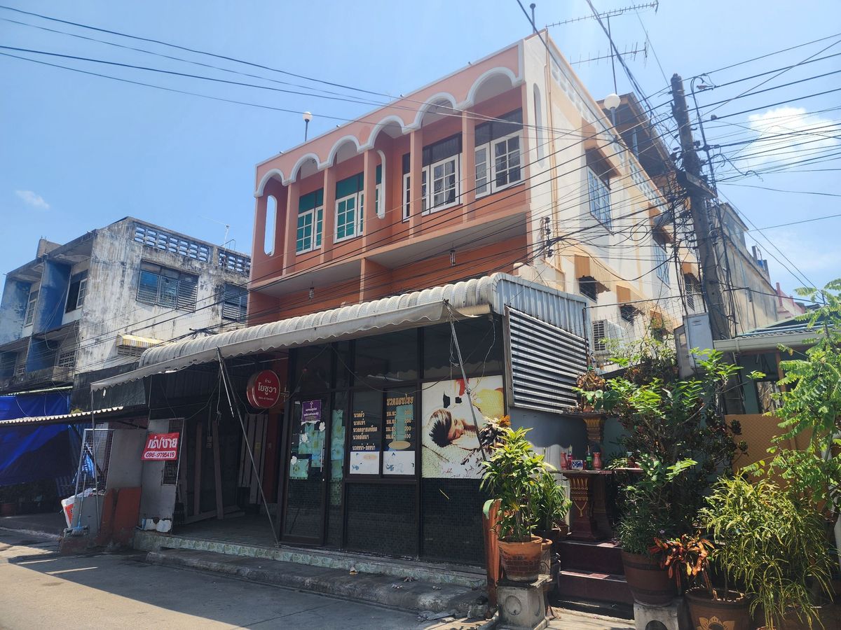 For RentShop HouseMahachai Samut Sakhon : Rent a commercial building, 2 booths, 34 sq.w., Mahachai Samut Sakhon