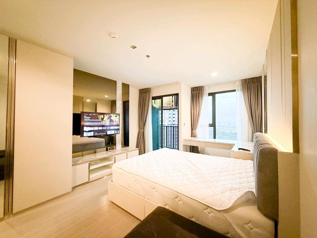 ขายคอนโดลาดพร้าว เซ็นทรัลลาดพร้าว : ขายถูก 28.56 ตรม.ห้องสภาพ100% บนชั้น 43 พร้อมเข้าอยู่ (ให้ผู้เช่าอยู่ต่อหรือยกเลิกก็ได้) 