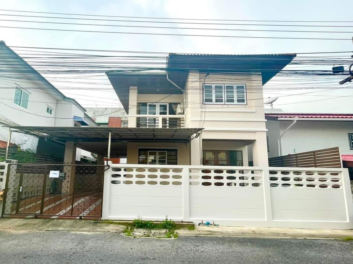 ให้เช่าบ้านลาดพร้าว เซ็นทรัลลาดพร้าว : ให้เช่าบ้านเดี่ยว2ชั้น ถนนลาดพร้าว80 แอร์เฟอร์นิเจอร์ครบ มี4ห้องนอน2ห้องน้ำ ราคาเช่าเดือนละ35,000บาท 
