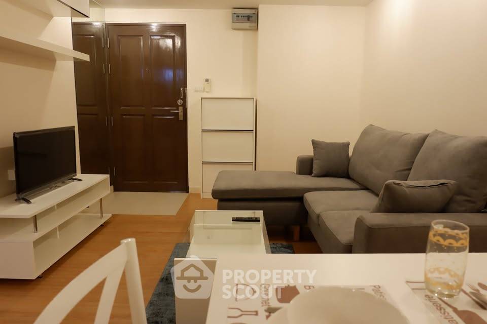 For RentCondoOnnut, Udomsuk : 1-BR Condo at Zenith Place @ Sukhumvit Condominium near BTS Phra Khanong