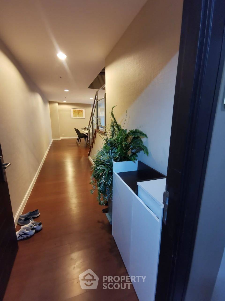 For RentCondoRama9, Petchburi, RCA : 5-BR Condo at Belle Grand Rama 9 near MRT Phra Ram 9