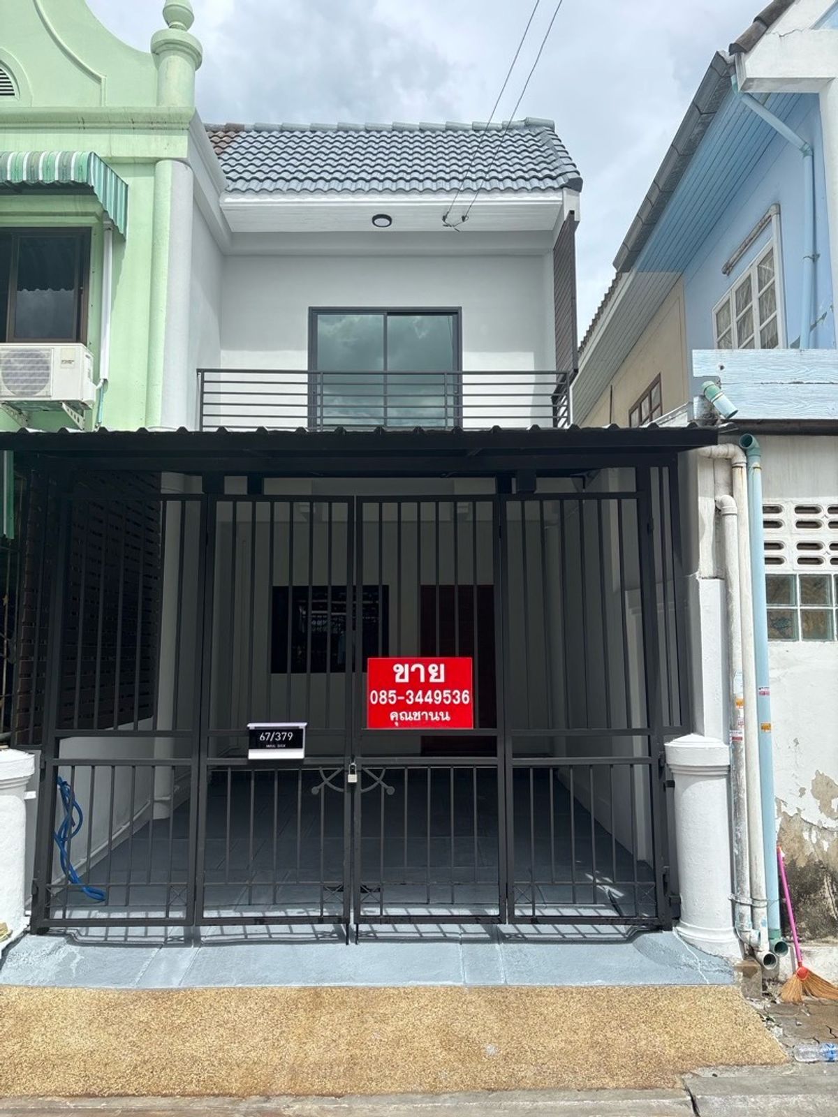 For SaleTownhomeMahachai Samut Sakhon : Sell 2 -story townhouse, 18 sq.w., Mahachai Village, Muang Mai
