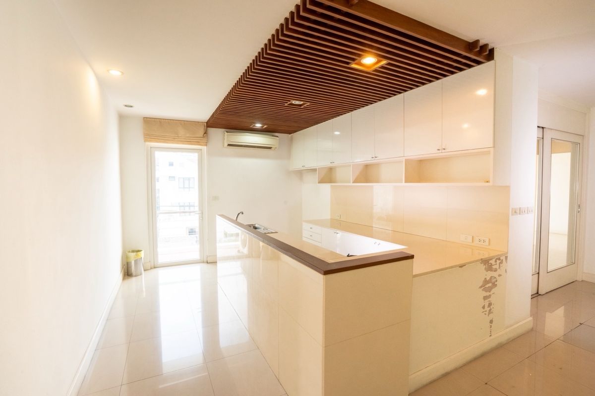 For SaleHouseSukhumvit, Asoke, Thonglor : Luxury 7-Storey House for Sale in Ekkamai–Thonglor with Private Lift | 193 sq.w Land | 2,800 sq.m Usable Area | Ideal for Residence or Investment
