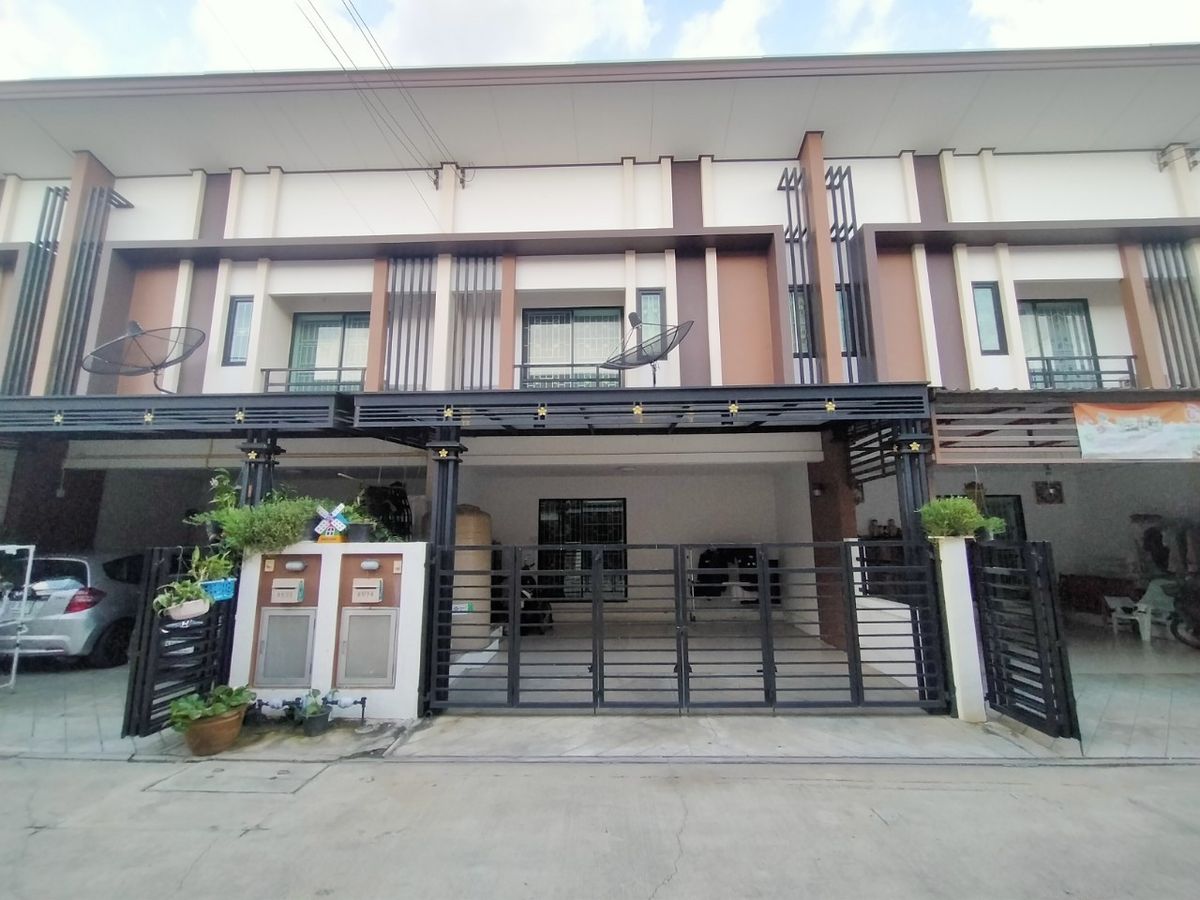 ขายทาวน์โฮมปทุมธานี รังสิต ธรรมศาสตร์ : ขายบ้านฟ้าปิยรมย์นีวาเฟส14  ลำลูกกาคลอง6  ต.บึงคำพร้อย  อ.ลำลูกกา จ.ปทุมธานี