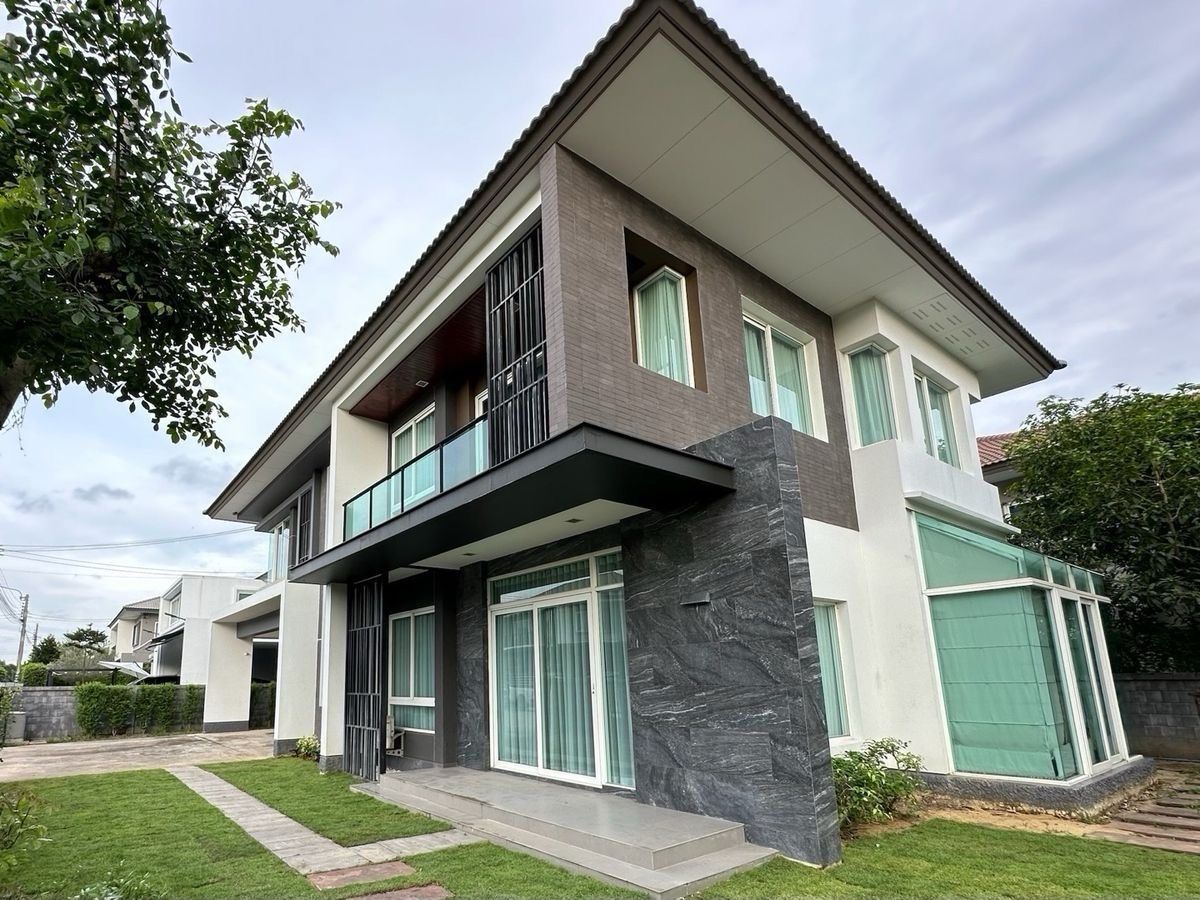 For SaleHouseNawamin, Ramindra : 💎 Luxury Modern Corner House for Sale – Spacious 5-Bedroom Home with Lush Garden, Full Functionality, and Prime Access Near Expressway in Watcharapol–ChatuChot