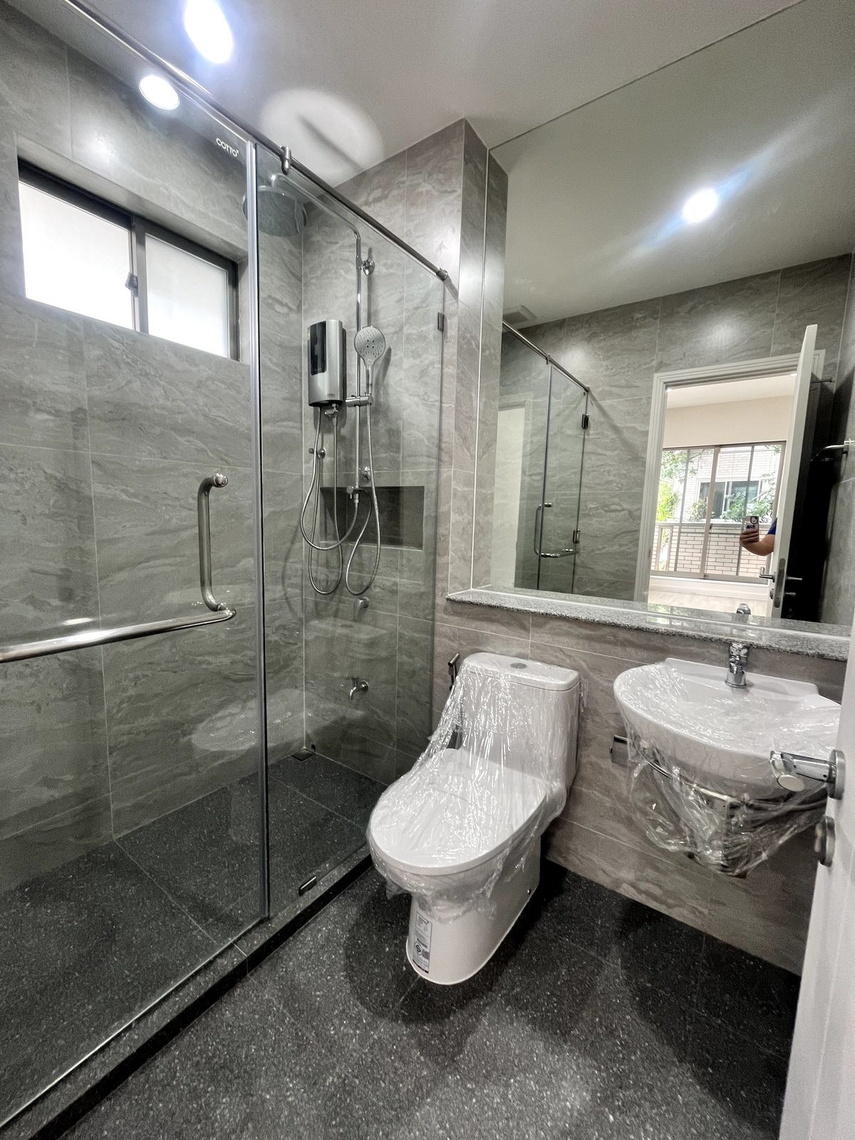 ขายบ้านลาดกระบัง สุวรรณภูมิ : 💥 ขายบ้านเดี่ยวสไตล์ญี่ปุ่น พื้นที่ใช้สอยกว้างขวาง 371 ตร.ม. 4 ห้องนอน ร่มรื่น และความเป็นส่วนตัวสูง ใกล้ทางด่วนศรีรัช เดินทางสะดวก