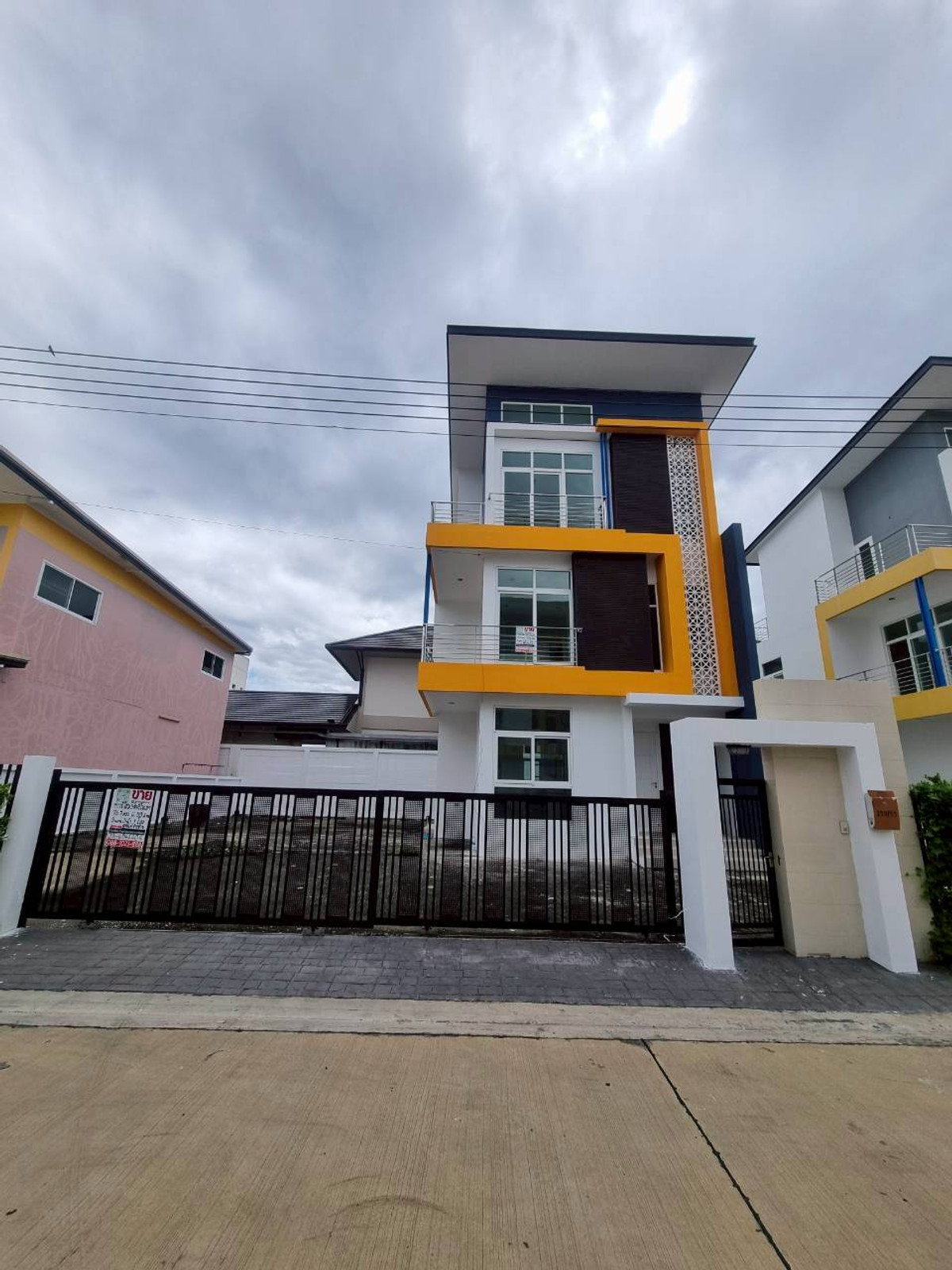 For SaleHome OfficeNakhon Pathom : 🏢 Sell 3 -story home office, Baan Suan Suan Phutthamonthon 4 - Petchkasem, new condition, 1🏢 hand