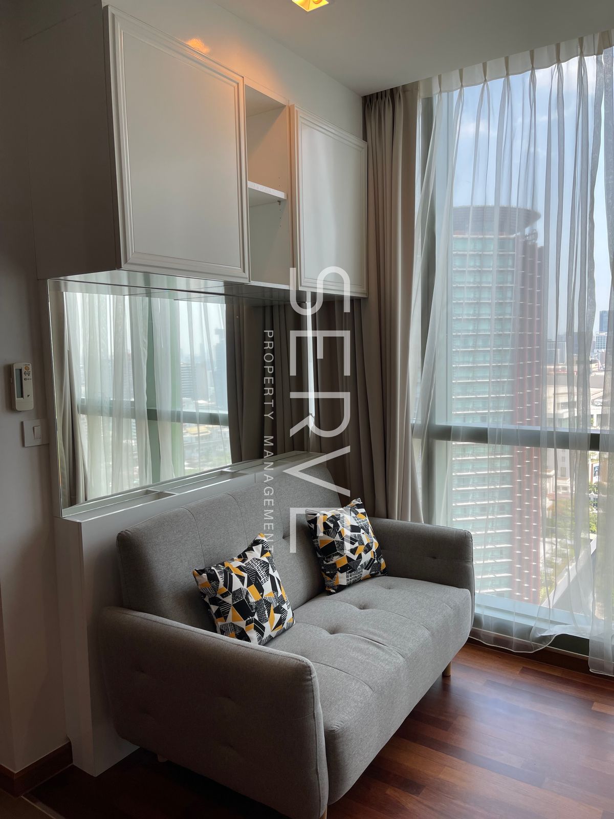 For RentCondoRatchathewi,Phayathai : 2 Beds 1 Bath Nice Room Good Location Close to BTS Ratchathewi 350 m. and Siam Paragon @ Wish Signature Midtown Siam