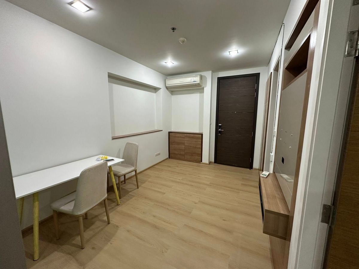 For SaleCondoSapankwai,Jatujak : Sell Rhythm PHAN-ARI 1 Bedroom 1 Bathroom 45 SQM. Beautiful room, ready to get in the cheapest price.