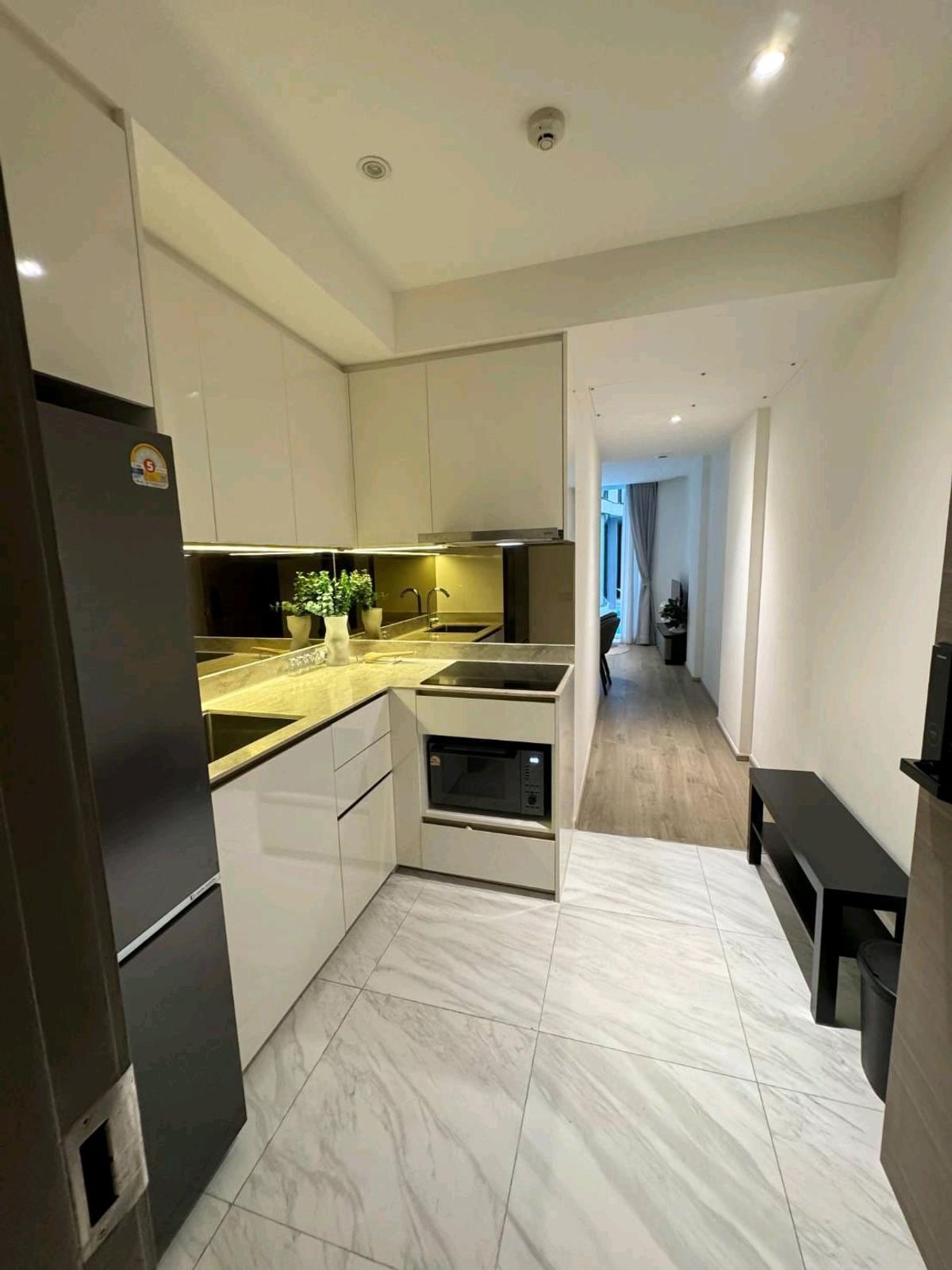 ให้เช่าคอนโดสุขุมวิท อโศก ทองหล่อ : 2 bedrooms 1 bath : Fynn Asoke