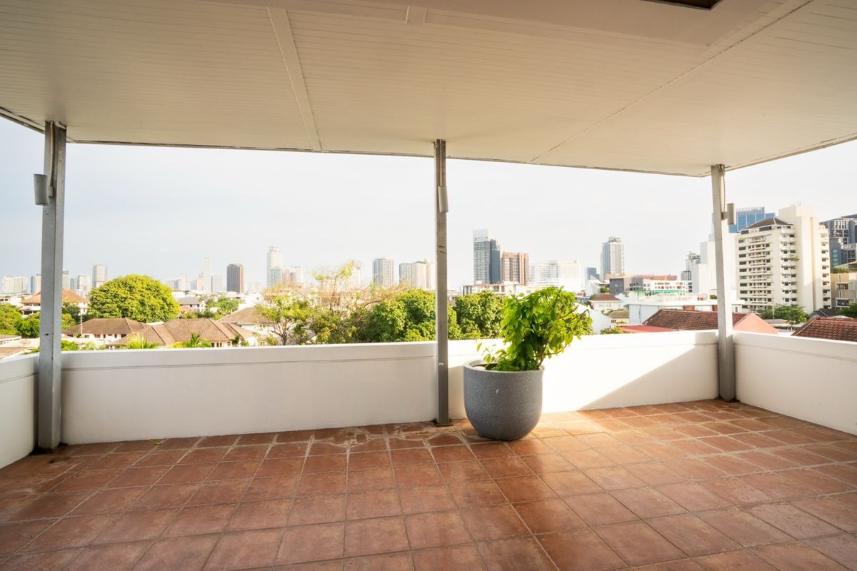 For SaleHouseSukhumvit, Asoke, Thonglor : Luxury 7-Storey House for Sale in Ekkamai–Thonglor with Private Lift | 193 sq.w Land | 2,800 sq.m Usable Area | Ideal for Residence or Investment
