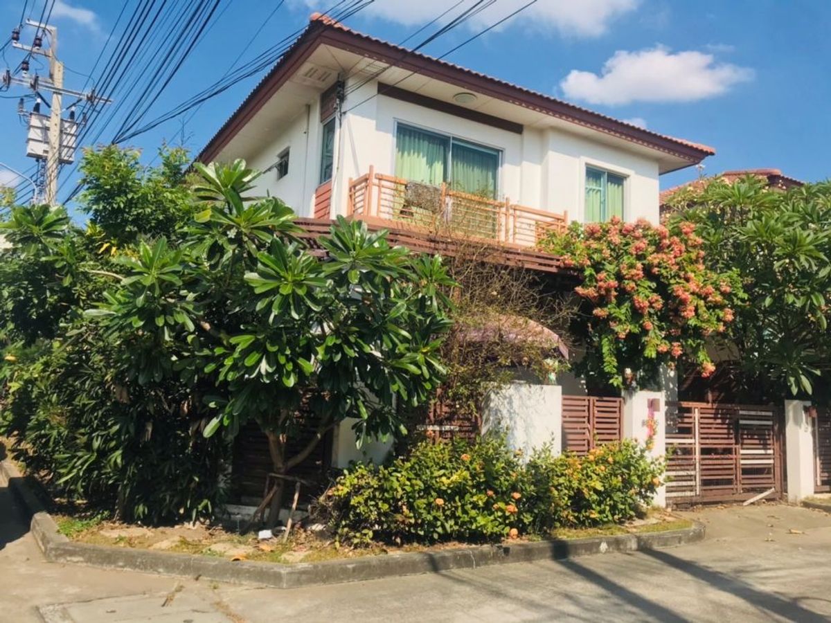 ขายบ้านลาดกระบัง สุวรรณภูมิ : ขายบ้านเดี่ยวหลังมุมโครงการเอโทล มัลดีฟส์ ปาล์ม ทำเลดี เดินทางสะดวก บรรยากาศร่มรื่นพร้อมเข้าอยู่