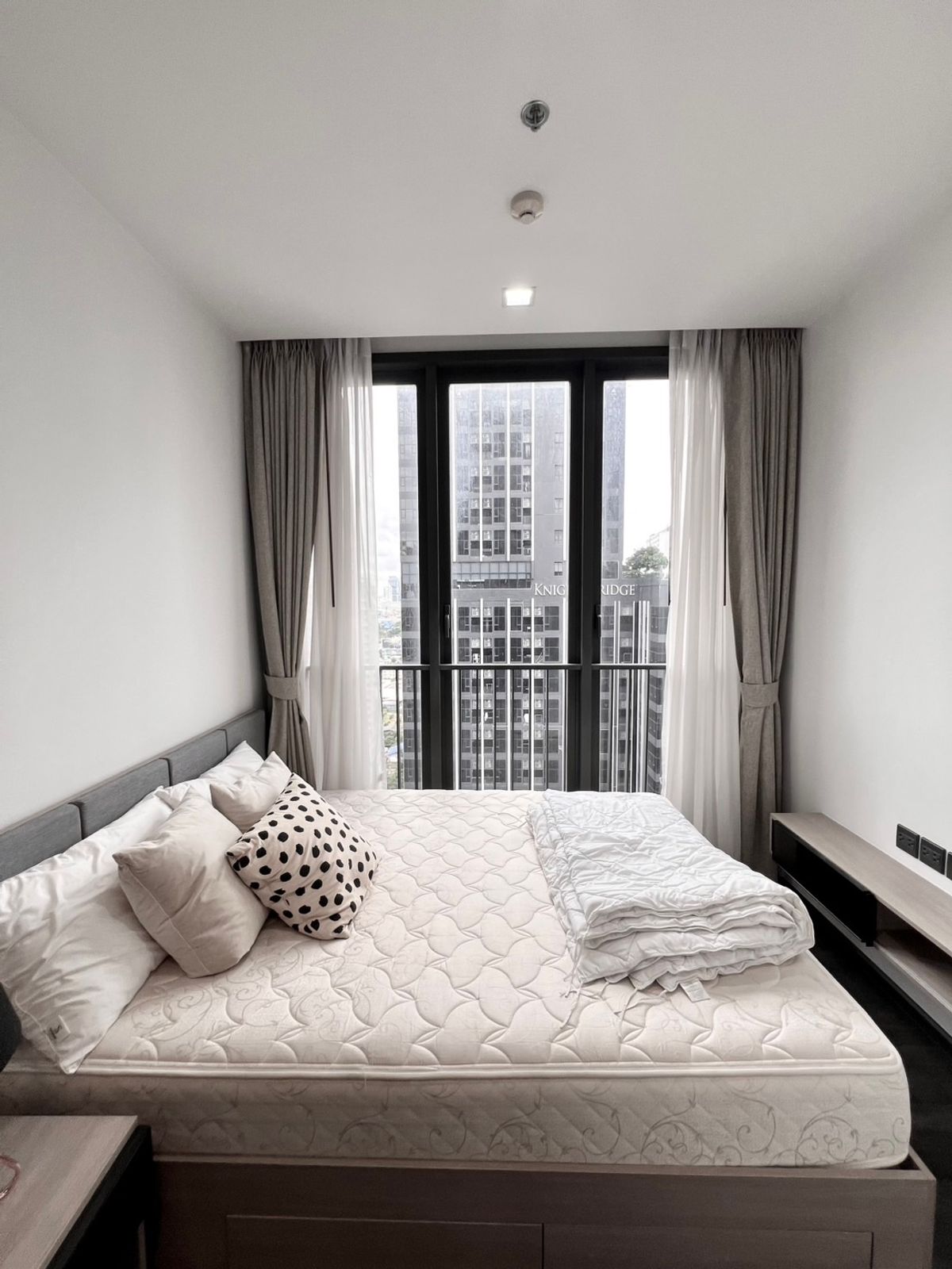 ให้เช่าคอนโดพระราม 9 เพชรบุรีตัดใหม่ RCA : ราคาพิเศษ ทำเลทอง The Line Asoke-Ratchada ชั้นสูง เฟอร์นิเจอร์ครบครัน - ใกล้ MRT Rama9 