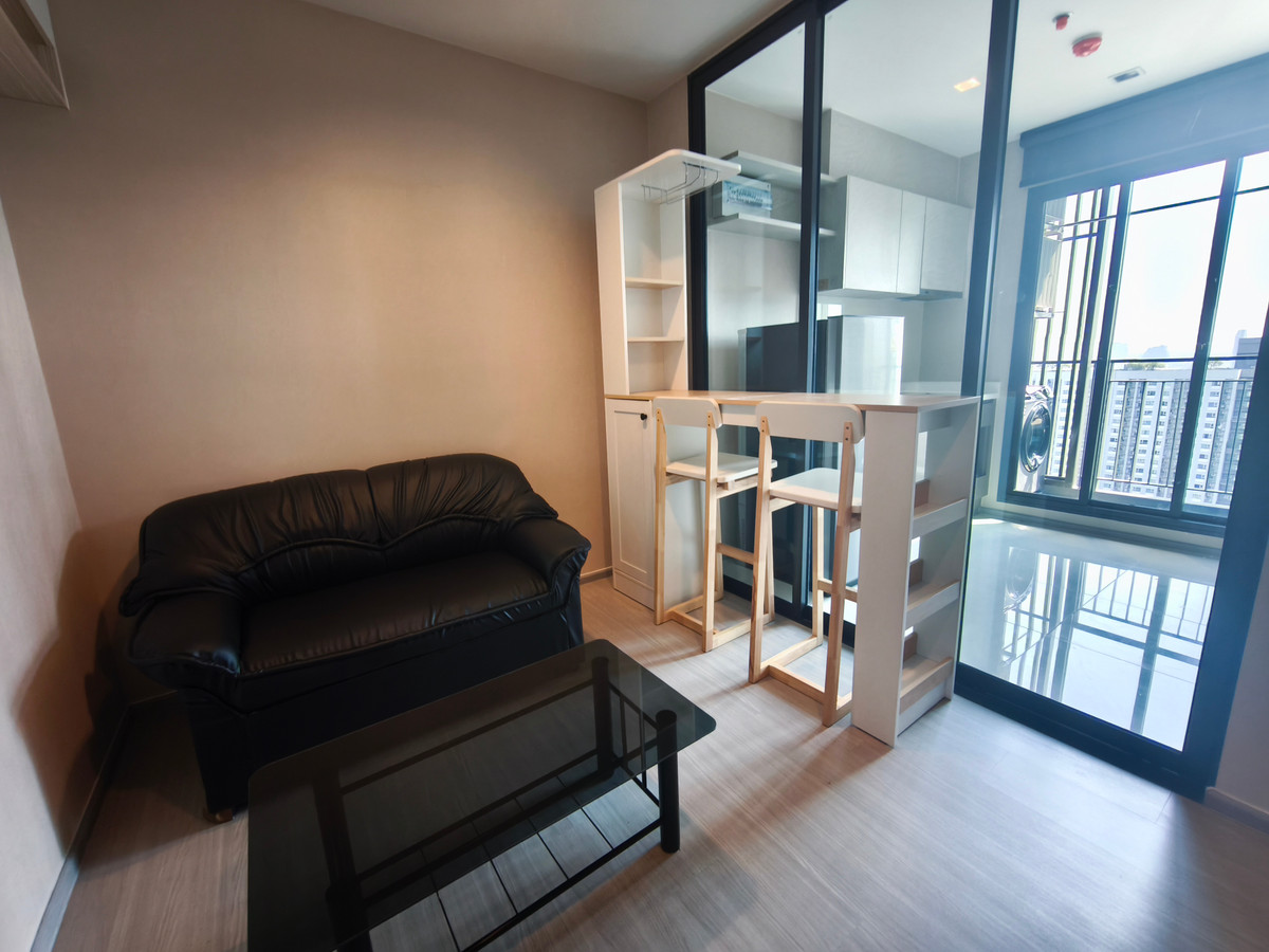 For RentCondoThaphra, Talat Phlu, Wutthakat : • RENT • Life Sathorn Sierra • 1Bed 1Bath •  32 Sqm. • 18,000 •   Line ID : Vassily
