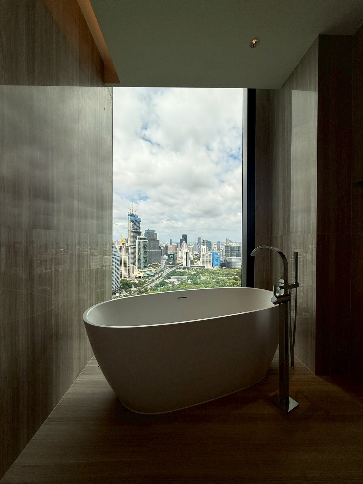 ❖ Prime Location ❖ วิวสวนลุมพีนี | ชั้นสูง 261.00 ตร.ม. | 3 ห้องนอน, 4 ห้องน้ำ | คอนโดใกล้ One Bangkok, สวนลุมพินี 1 นาที, MRT ลุมพินี 2 นาที Loading...