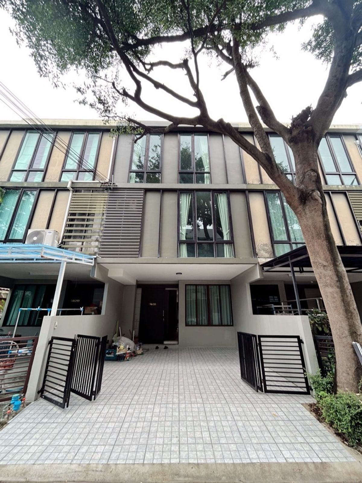 ขายทาวน์โฮมเกษตร นวมินทร์ ลาดปลาเค้า : ขาย อารียา ทูบีลาดปลาเค้า เกษตรนวมินทร์  *Built-in luxury style*