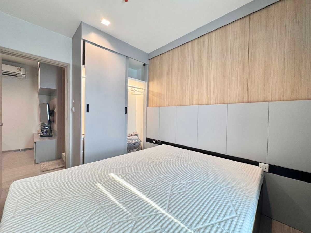 For RentCondoThaphra, Talat Phlu, Wutthakat : Condo for Rent : Life Sathorn-Sierra  1 Bedroom 1 multi-function room Sofa bed  Fully furnished Near BTS Talat Phlu