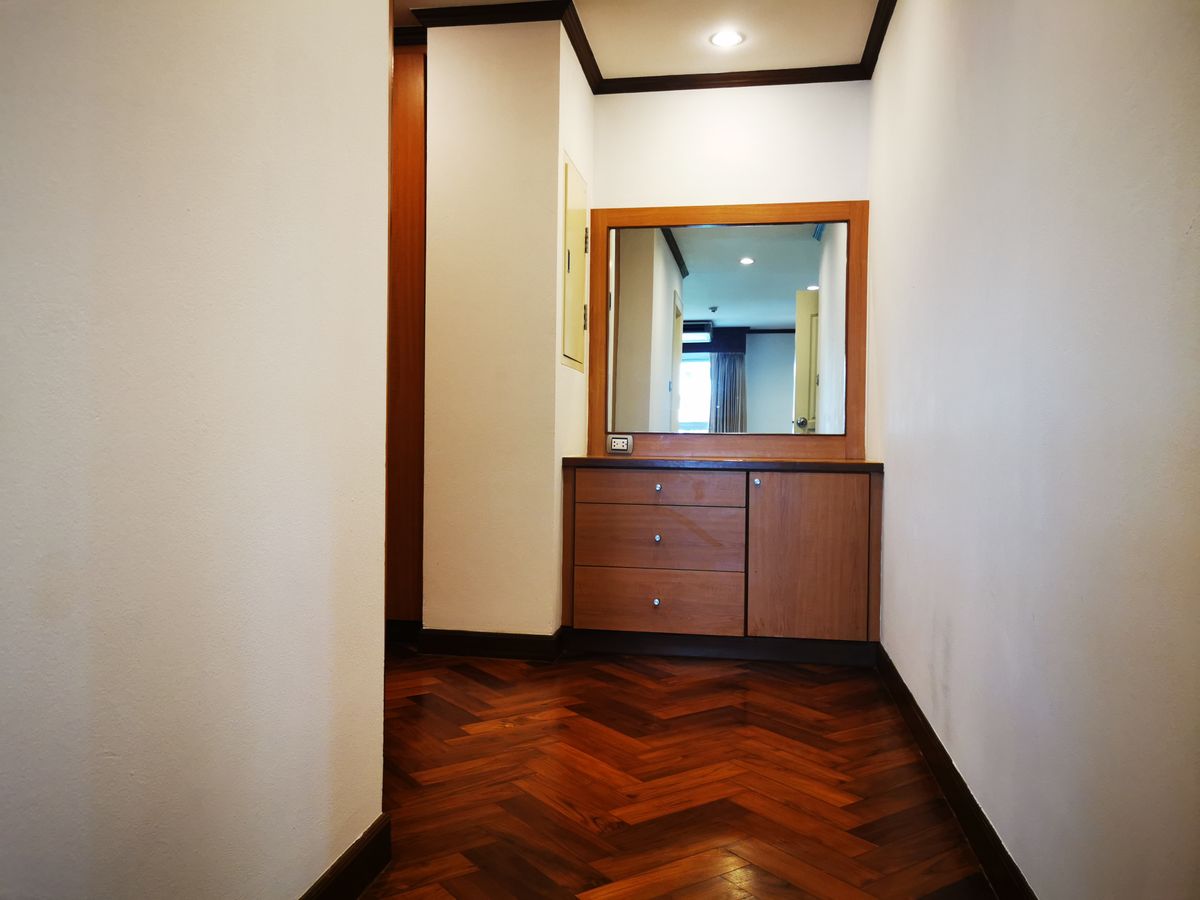 ให้เช่าคอนโดวิทยุ ชิดลม หลังสวน : ให้เช่า Navin Court – คอนโดห้องใหญ่ใจกลางเพลินจิต ซอยร่วมฤดี 3