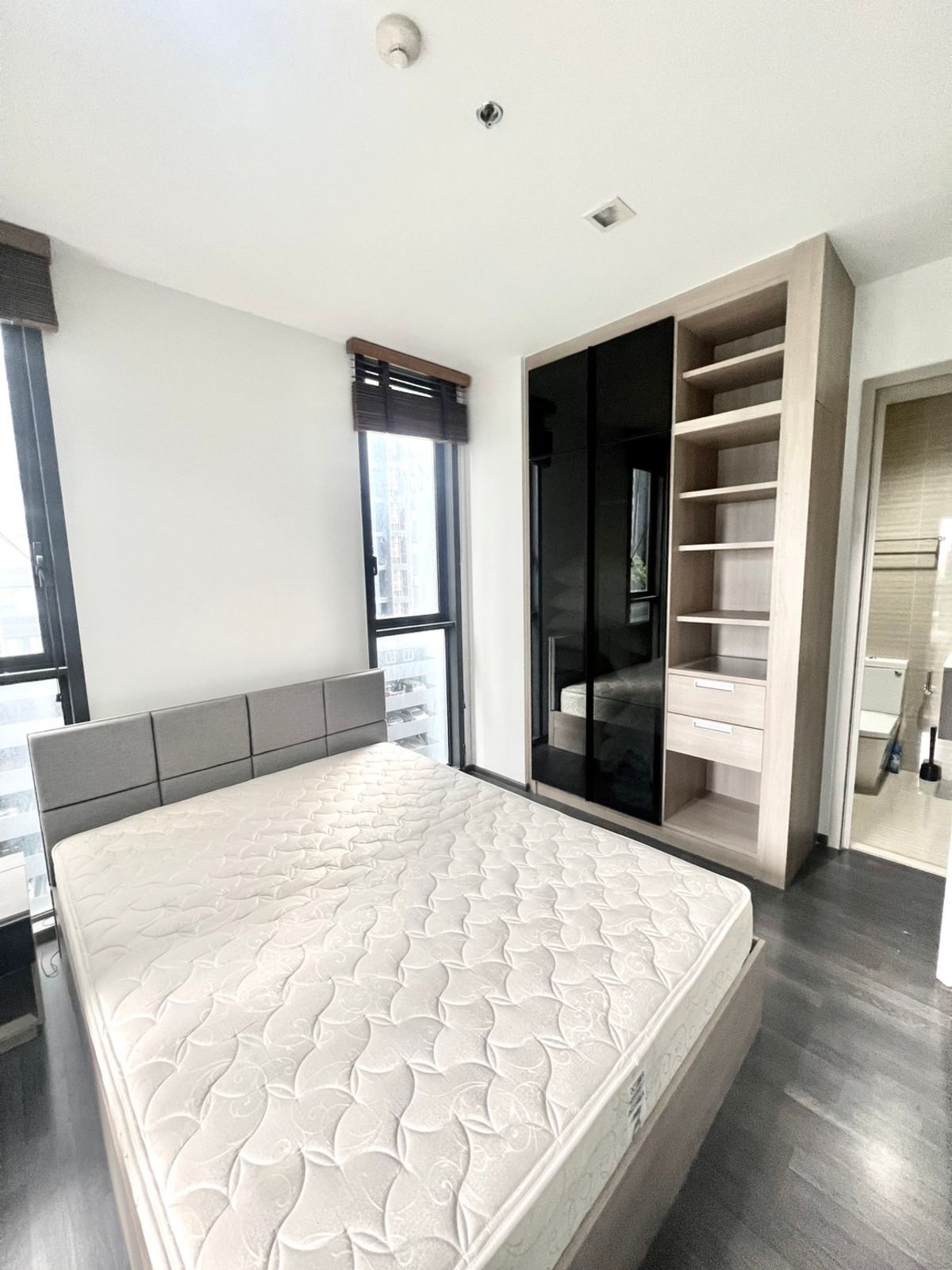 For RentCondoRama9, Petchburi, RCA : Special price - The Line Asoke Ratchada 1bedroom 1Bathroom - Fully Furnished - Near MRT Rama9