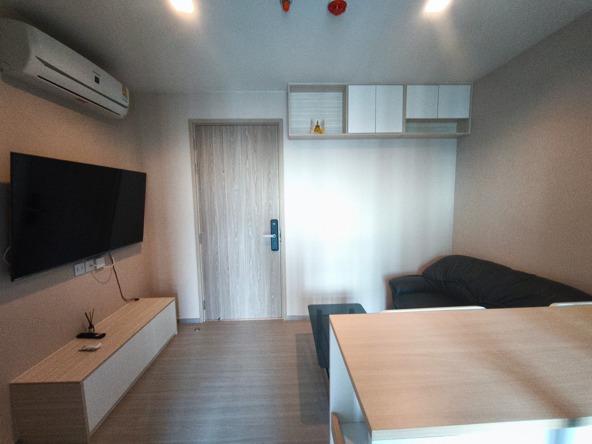 For RentCondoThaphra, Talat Phlu, Wutthakat : • RENT • Life Sathorn Sierra • 1Bed 1Bath •  32 Sqm. • 15,000 •   Line ID : Vassily