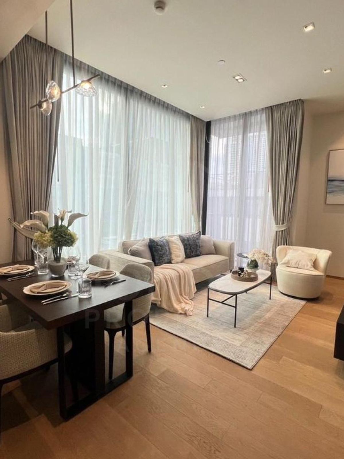 ให้เช่าคอนโดวิทยุ ชิดลม หลังสวน : ✨ Luxury Condo for Rent – ใจกลางชิดลม เดินถึง BTS ได้ในไม่กี่นาที