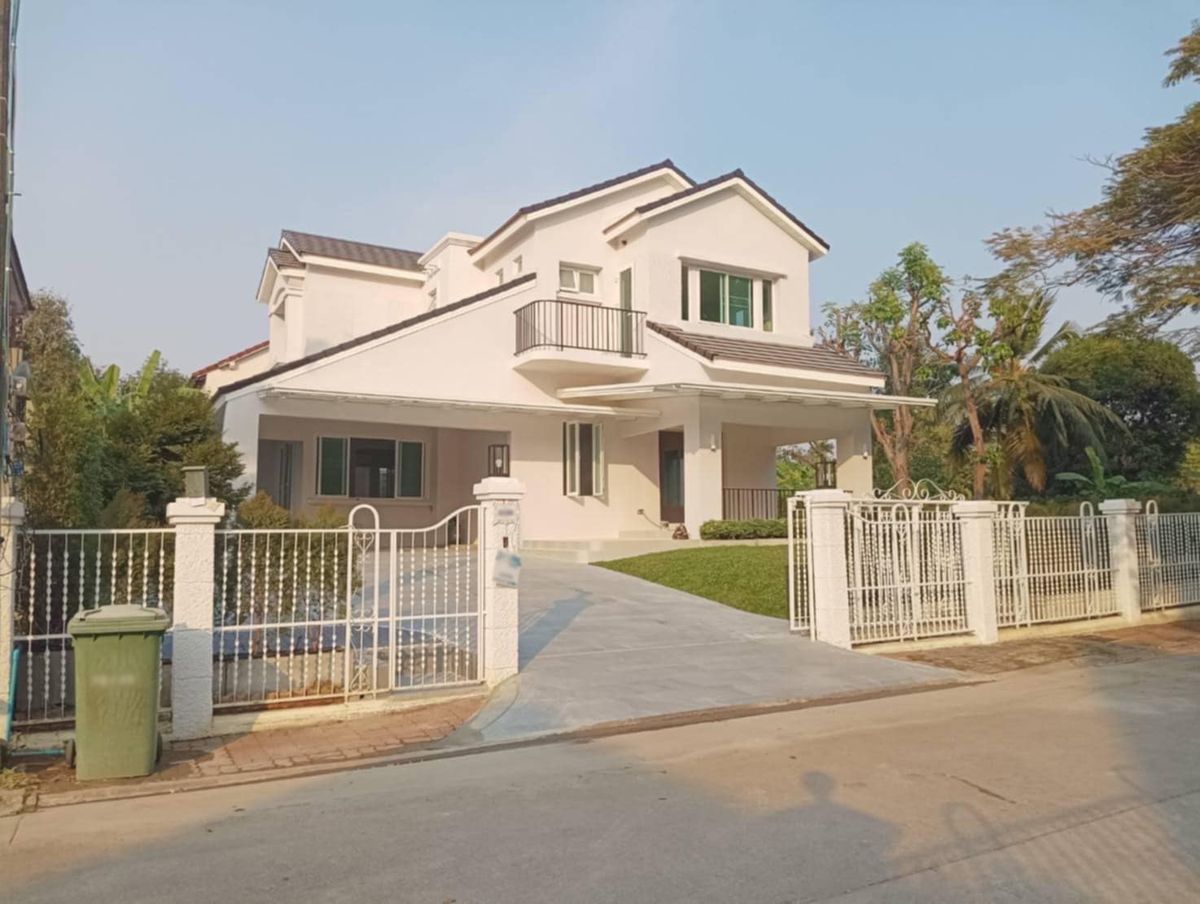 ให้เช่าบ้านสมุทรปราการ สำโรง : ให้เช่า บ้านลดาวัลย์ ศรีนครินทร์ ชอยศรีด่าน 14 เนื้อที่ 153 ตารางวา พื้นที่ใช้สอย 340 ตารางเมตร 4 ห้องนอน 4 ห้องน้ำ จอดรถได้ 4 คัน