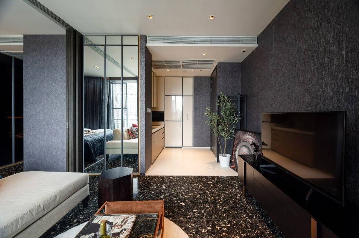 คอนโดสุขุมวิท อโศก ทองหล่อ : “Beatniq Sukhumvit 32 – คอนโด Super Luxury ใจกลางสุขุมวิท ทำเลติดถนนใหญ่ ใกล้ BTS ทองหล่อ–พร้อมพงษ์ ห้องเพดานสูง ดีไซน์โมเดิร์นเรียบหรู วัสดุเกรดพรีเมียม พร้อมอยู่ทันที เหมาะสำหรับผู้ที่มองหาความเป็นส่วนตัว และความมีระดับในชีวิตเมือง”