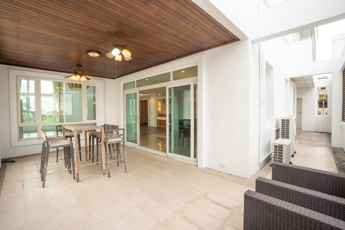 For SaleHouseSukhumvit, Asoke, Thonglor : Luxury 7-Storey House for Sale in Ekkamai–Thonglor with Private Lift | 193 sq.w Land | 2,800 sq.m Usable Area | Ideal for Residence or Investment
