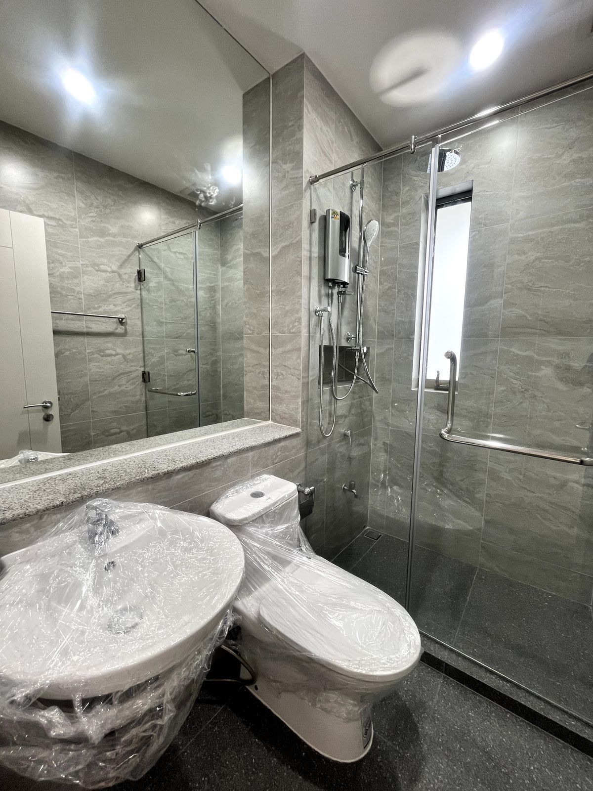 ขายบ้านลาดกระบัง สุวรรณภูมิ : 💥 ขายบ้านเดี่ยวสไตล์ญี่ปุ่น พื้นที่ใช้สอยกว้างขวาง 371 ตร.ม. 4 ห้องนอน ร่มรื่น และความเป็นส่วนตัวสูง ใกล้ทางด่วนศรีรัช เดินทางสะดวก