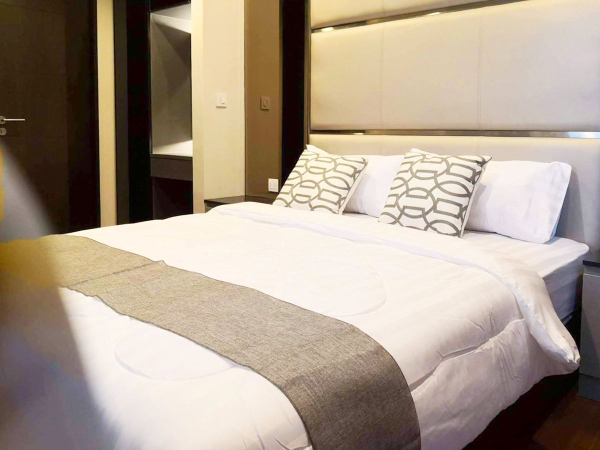 For RentCondoRatchathewi,Phayathai : 1 Bed Large Room Private Lift Good view & Perfect Location Close to BTS Ratchathewi 350 m.  @ Wish Signature Midtown Siam