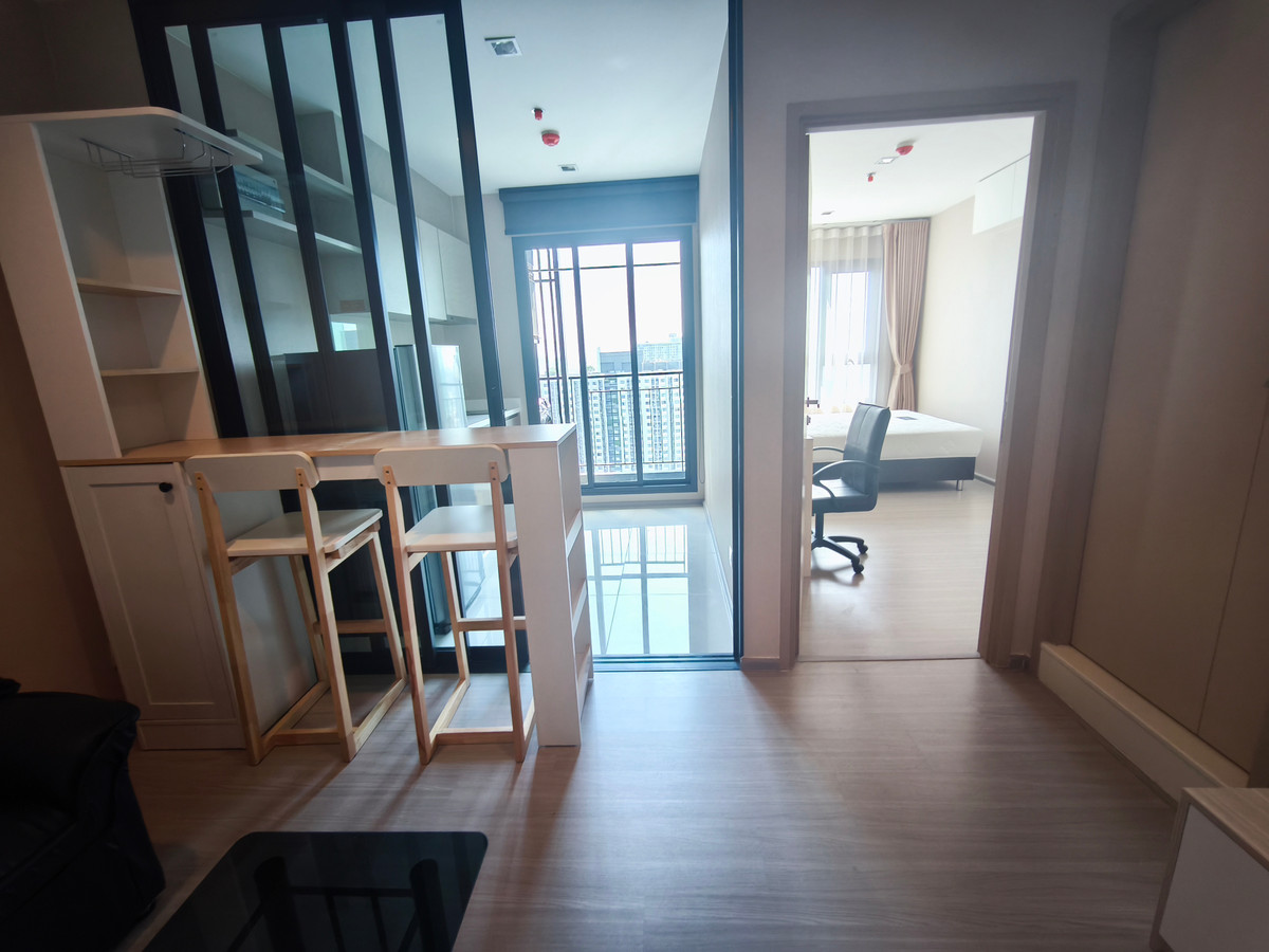 For RentCondoThaphra, Talat Phlu, Wutthakat : • RENT • Life Sathorn Sierra • 1Bed 1Bath •  32 Sqm. • 15,000 •   Line ID : Vassily