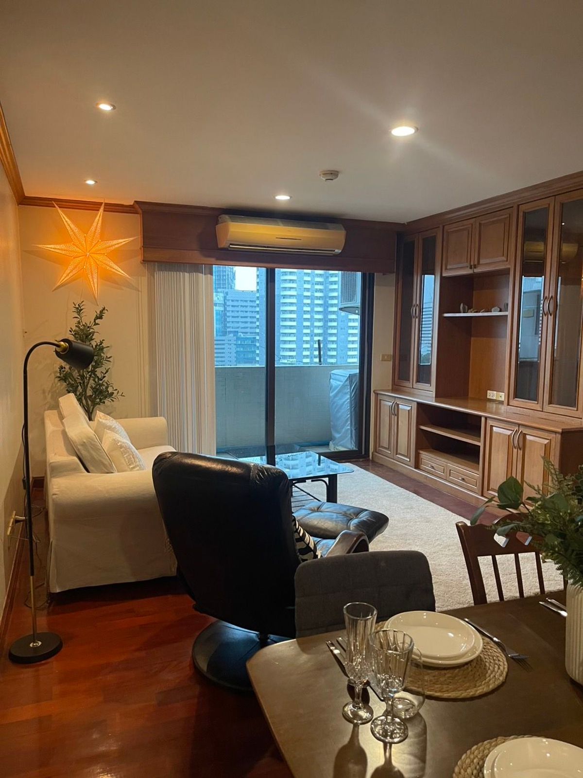 For RentCondoWitthayu, Chidlom, Langsuan, Ploenchit : Condo for Rent Park Ploenchit