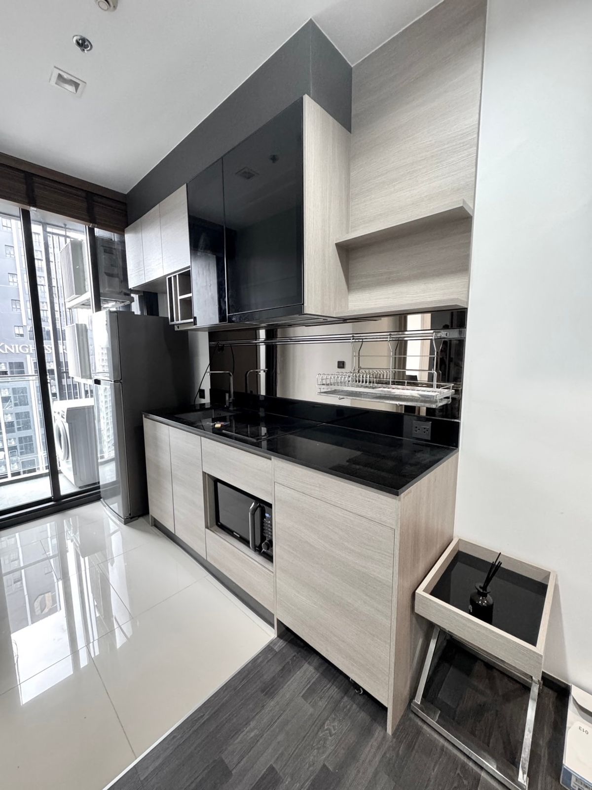 ให้เช่าคอนโดพระราม 9 เพชรบุรีตัดใหม่ RCA : ราคาพิเศษ ทำเลทอง The Line Asoke-Ratchada ชั้นสูง เฟอร์นิเจอร์ครบครัน - ใกล้ MRT Rama9 