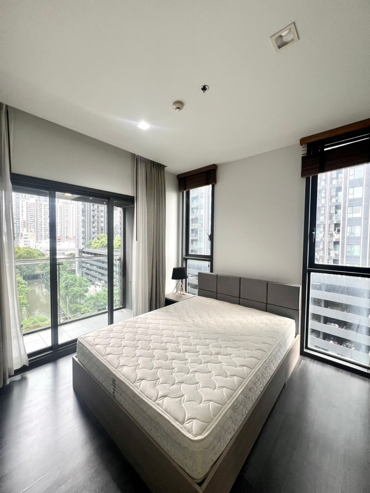 For RentCondoRama9, Petchburi, RCA : Special price - The Line Asoke Ratchada 1bedroom 1Bathroom - Fully Furnished - Near MRT Rama9