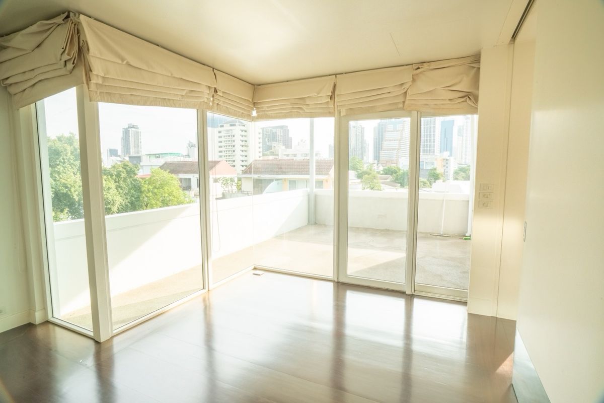 For SaleHouseSukhumvit, Asoke, Thonglor : Luxury 7-Storey House for Sale in Ekkamai–Thonglor with Private Lift | 193 sq.w Land | 2,800 sq.m Usable Area | Ideal for Residence or Investment
