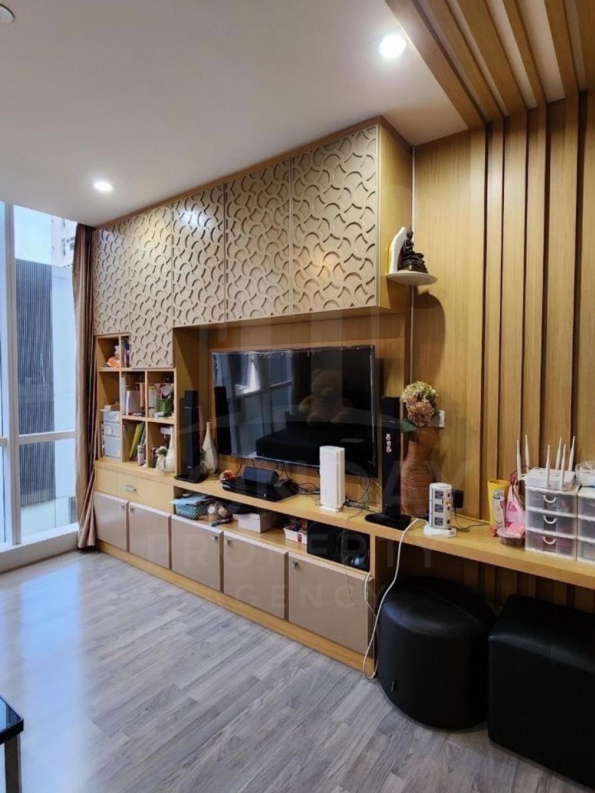 For SaleCondoSathorn, Narathiwat : Urgent sale, hot unit !! The Room Sathorn - Tanonpun Middle Sathorn 500 meters away BTS