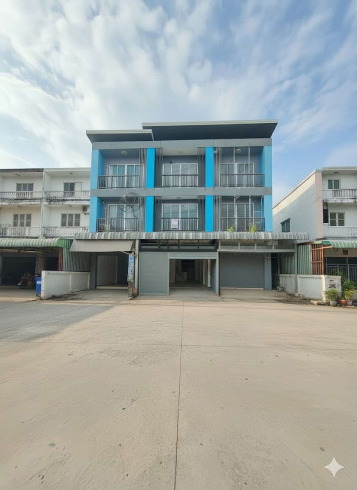 For SaleTownhomeNakhon Pathom : 🏢 Sell 3 -story townhome, Bang Khaem, Nakhon Pathom 🏢🧱 is currently in the renovation process 🧱