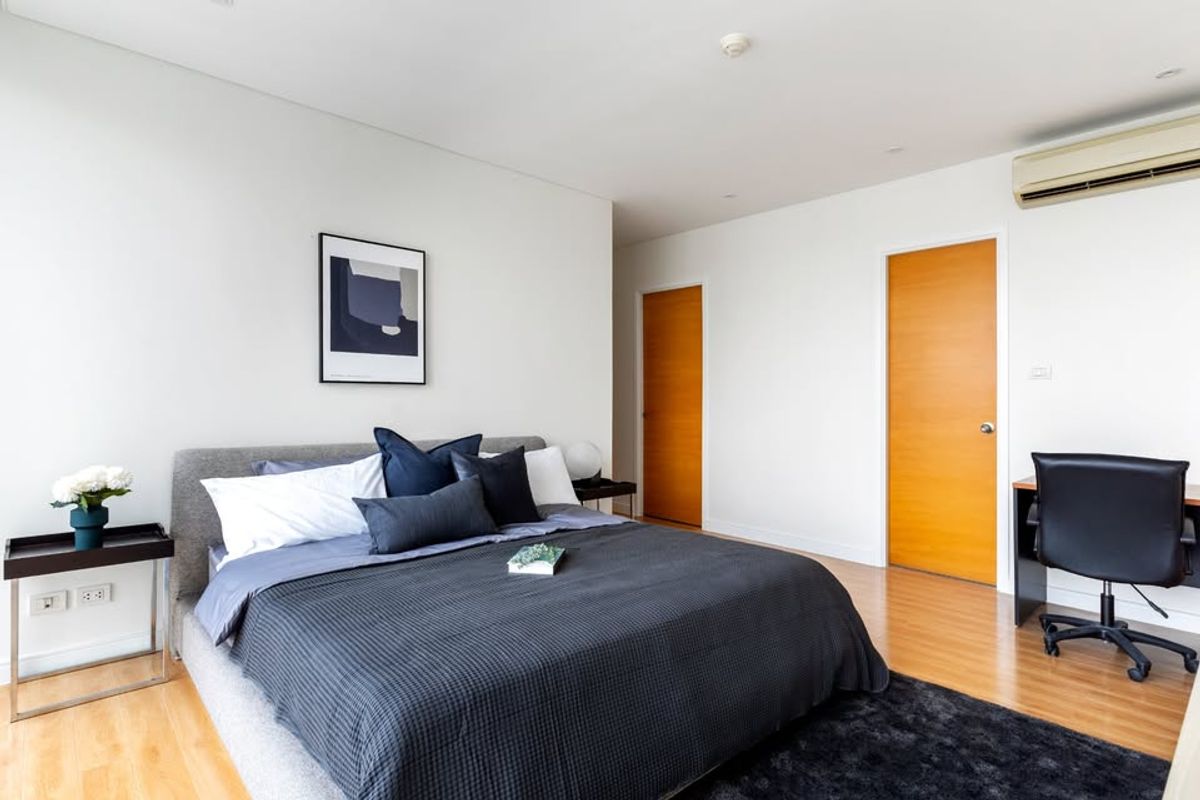 ให้เช่าคอนโดสุขุมวิท อโศก ทองหล่อ : ให้เช่า Fullerton Sukhumvit (Pet Friendly) สองห้องนอน ภายในห้องสวยตรงปก เเบ่งสัดส่วนอย่างลงตัว สามารถเลี้ยงสัตว์ได้ ในย่านเอกมัย✨✨