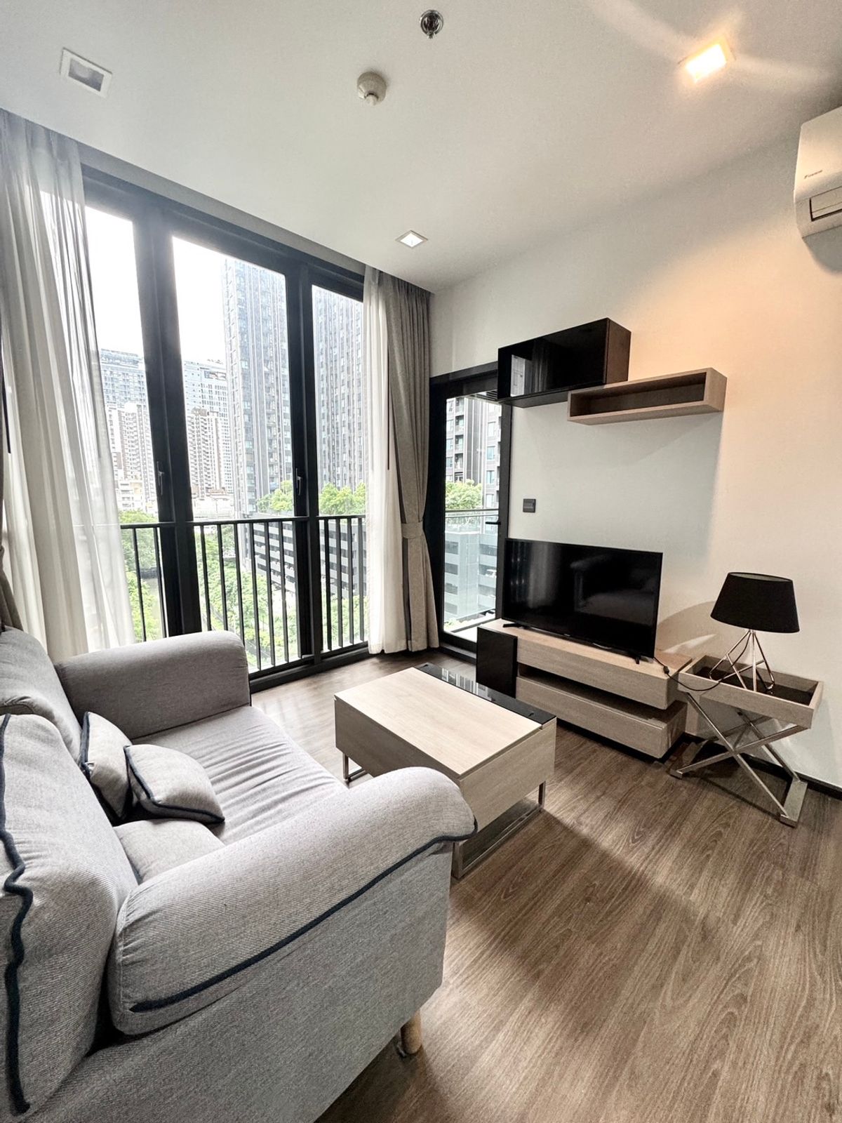 For RentCondoRama9, Petchburi, RCA : Special price - The Line Asoke Ratchada 1bedroom 1Bathroom - Fully Furnished - Near MRT Rama9