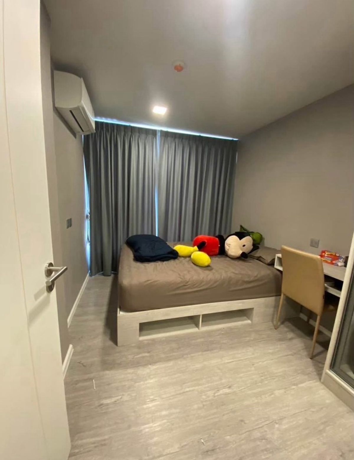 ให้เช่าคอนโดบางนา แบริ่ง ลาซาล : ให้เช่า คอนโดแอทโมซ ทรอปิคาน่า บางนา atmoz tropicana bangna ชั้น/อาคาร: 5 ตึก: A วิวสระว่ายนำ้ ขนาดห้อง : 28 ตร.ม. ราคา: 9,500 บาท สถานที่ใกล้เคียง: รถไฟฟ้าสายสีเหลือง

