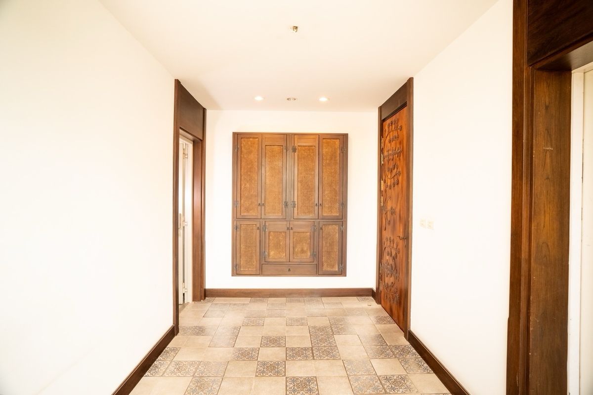 For SaleHouseSukhumvit, Asoke, Thonglor : Luxury 7-Storey House for Sale in Ekkamai–Thonglor with Private Lift | 193 sq.w Land | 2,800 sq.m Usable Area | Ideal for Residence or Investment
