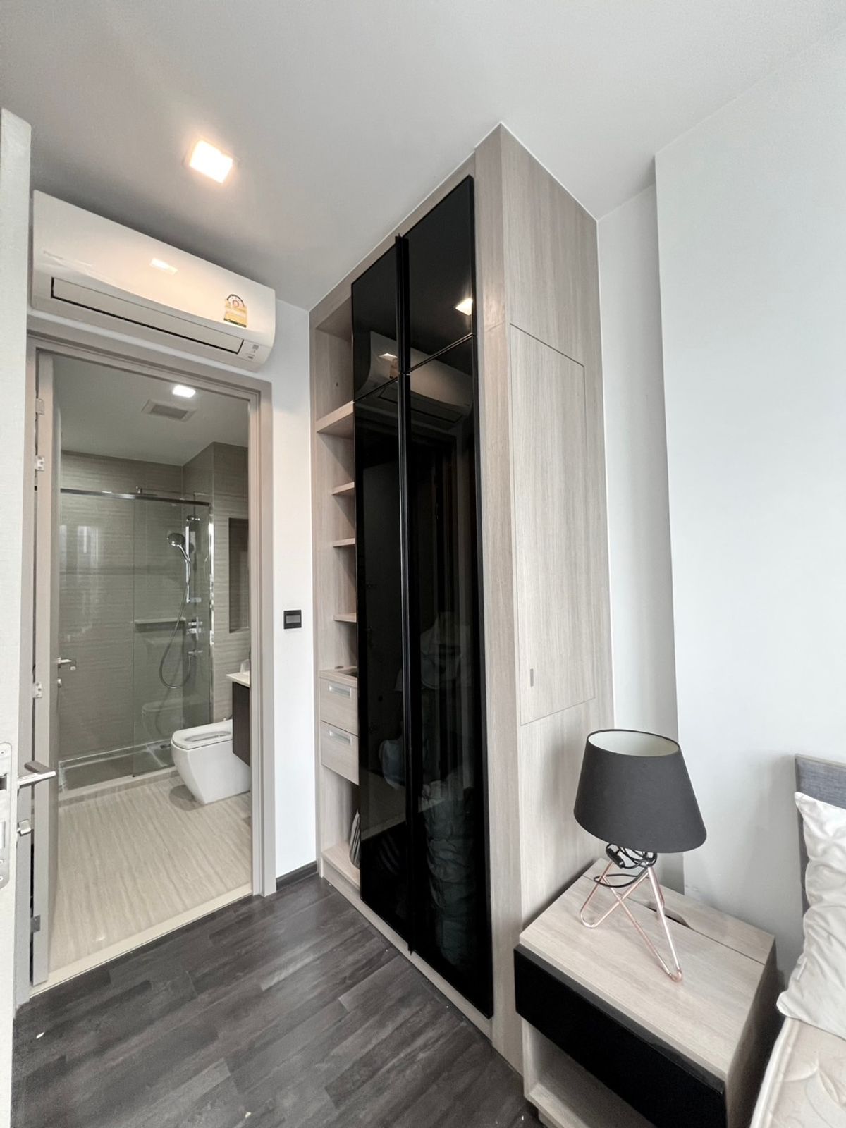 ให้เช่าคอนโดพระราม 9 เพชรบุรีตัดใหม่ RCA : ราคาพิเศษ ทำเลทอง The Line Asoke-Ratchada ชั้นสูง เฟอร์นิเจอร์ครบครัน - ใกล้ MRT Rama9 