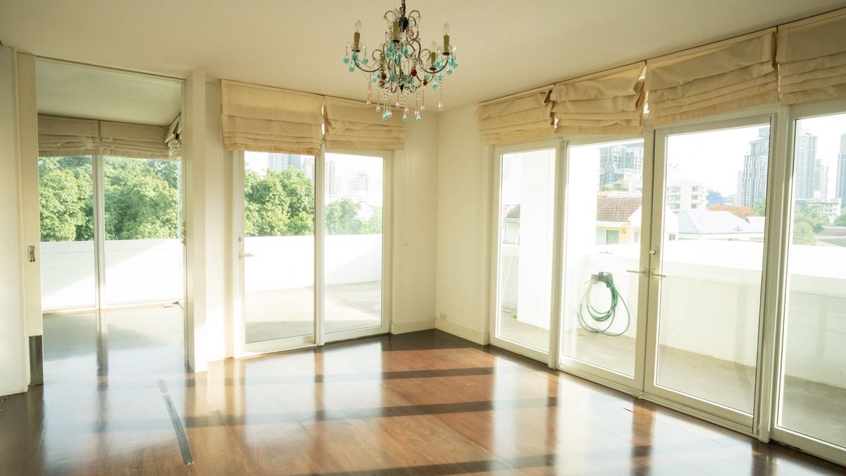 For SaleHouseSukhumvit, Asoke, Thonglor : Luxury 7-Storey House for Sale in Ekkamai–Thonglor with Private Lift | 193 sq.w Land | 2,800 sq.m Usable Area | Ideal for Residence or Investment
