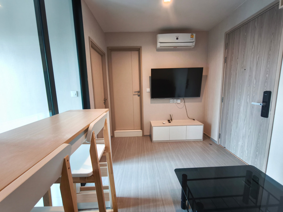 For RentCondoThaphra, Talat Phlu, Wutthakat : • RENT • Life Sathorn Sierra • 1Bed 1Bath •  32 Sqm. • 15,000 •   Line ID : Vassily