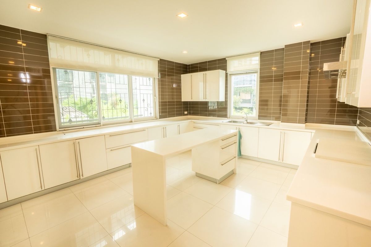 For SaleHouseSukhumvit, Asoke, Thonglor : Luxury 7-Storey House for Sale in Ekkamai–Thonglor with Private Lift | 193 sq.w Land | 2,800 sq.m Usable Area | Ideal for Residence or Investment
