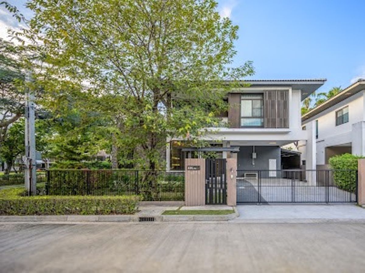 ขายบ้านบางแค เพชรเกษม : ขาย  บ้านเดี่ยว 2 ชั้น  Mantana Kalapapruk-Wongwaen  ติดถนนกาญจนาภิเษก