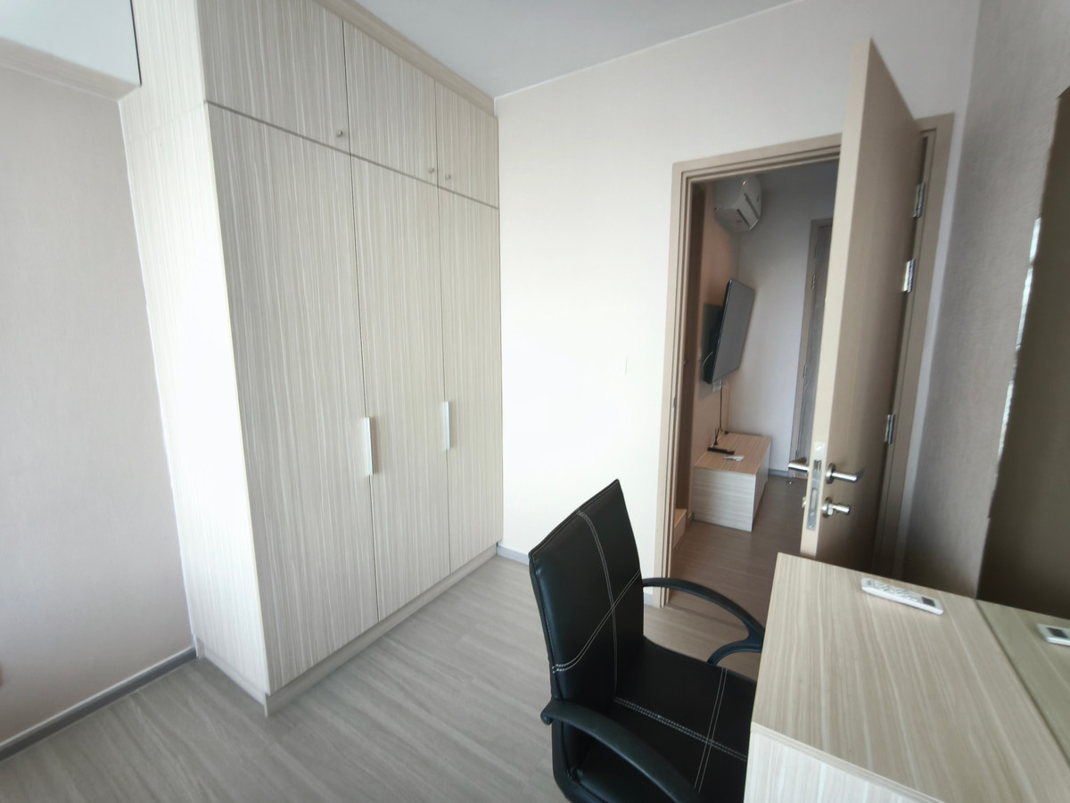 For RentCondoThaphra, Talat Phlu, Wutthakat : • RENT • Life Sathorn Sierra • 1Bed 1Bath •  32 Sqm. • 15,000 •   Line ID : Vassily