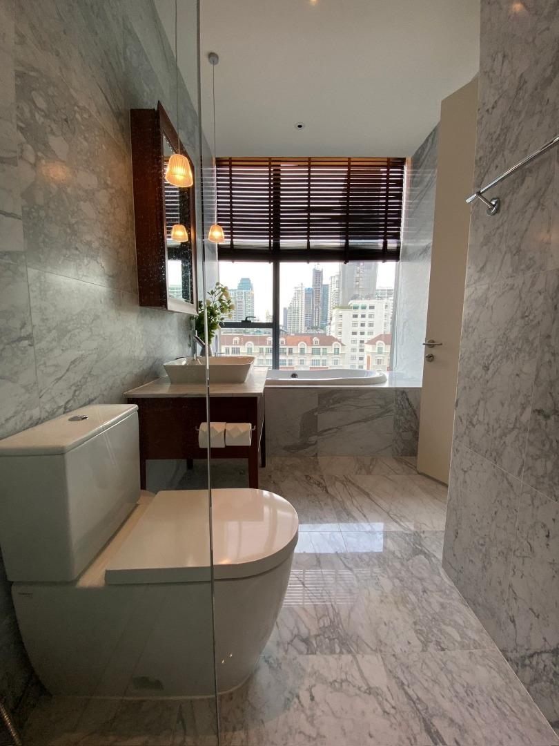 ขายคอนโดสุขุมวิท อโศก ทองหล่อ : 🔥ขายด่วน🔥คุณ บาย ยู อินสไปร์ บาย สตาร์ค ใกล้ BTS ทองหล่อ เฟอร์นิเจอร์ครบ พร้อมเข้าอยู่